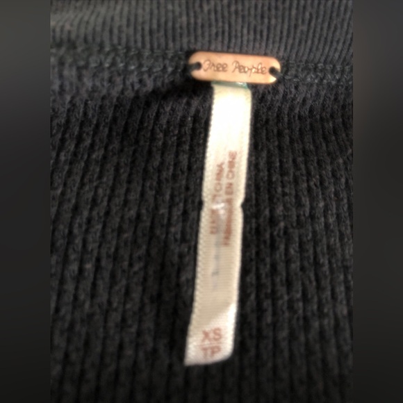 Free People RARE Black Fiesta Cuff Thermal Top XS - Picture 14 of 14